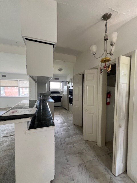 huge kitchen - 3838 Glen Arbor Dr