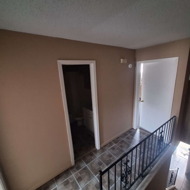 Building Photo - 2117 Giuffras Ave