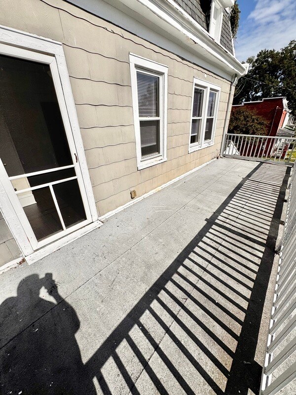 Building Photo - 1110 N 21st St