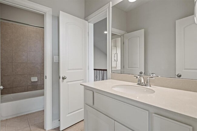 Building Photo - 2700 Mazaro Way