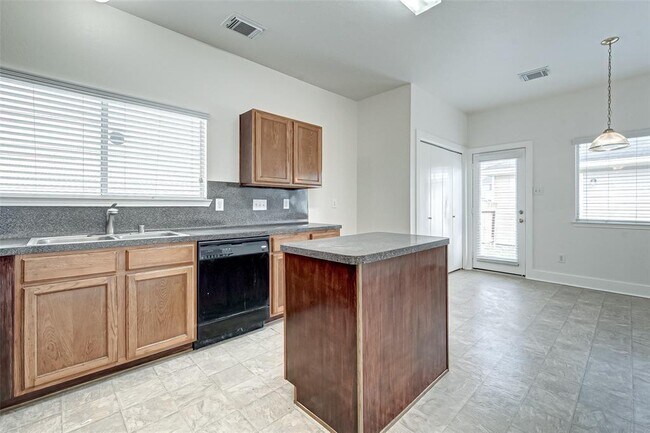 Building Photo - 11920 Princess Garden Way