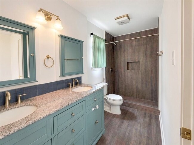 Building Photo - 15334 Barataria Dr