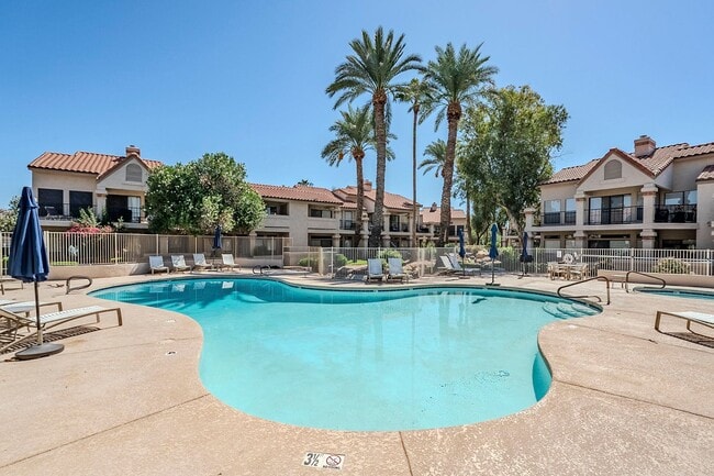 Building Photo - Fully Remodeled 2-Bedroom Condo at the Scottsdale Racquet Club!