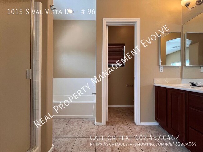 Building Photo - Pretty 2-Bed Mesa Townhome