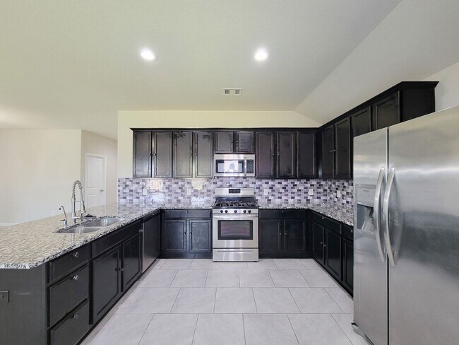 Building Photo - 29614 Breakwater Dr