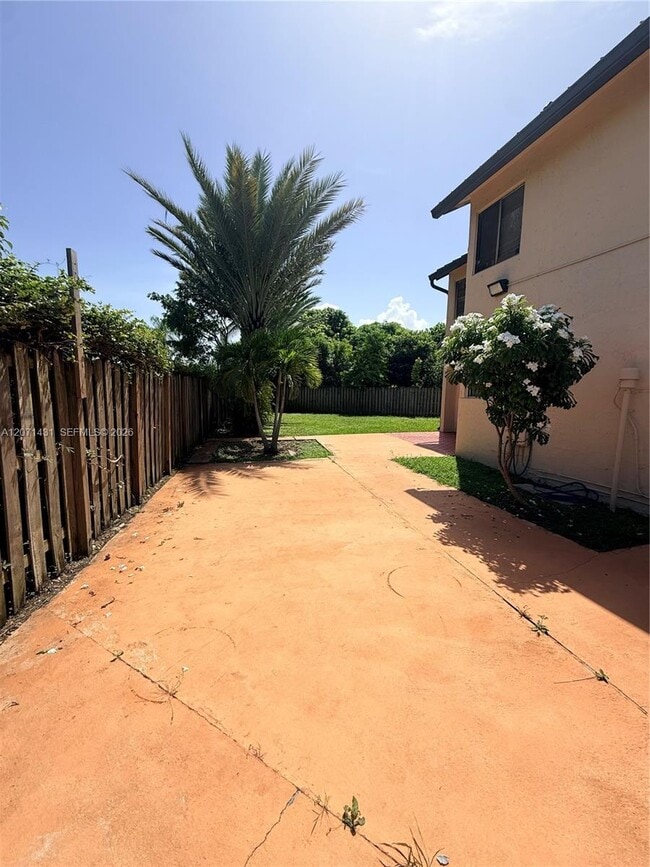 Building Photo - 9645 SW 148th Pl