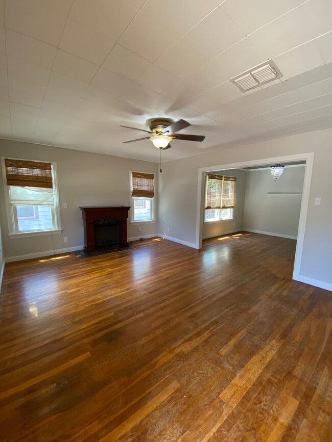 Building Photo - Beautiful 3 bedroom 2 bath home in Tech Terrace