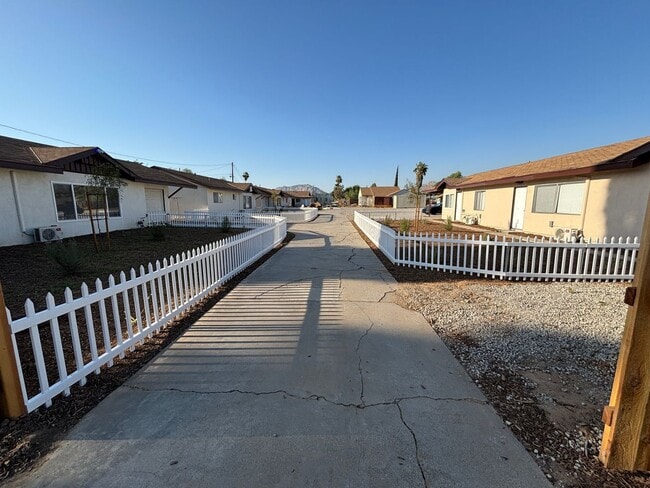 Building Photo - Fully Renovated 3BD/1.5BA House | Eucalyptus Ave, Moreno Valley