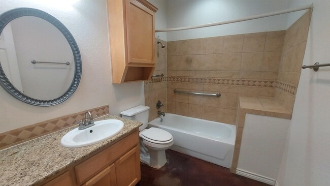 Building Photo - 1504 Claremont Pkwy