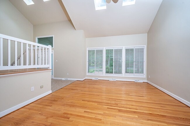 Building Photo - Exceptional Contemporary Features Privacy and a Scenic Back Yard.
