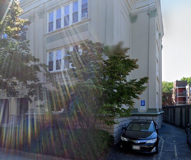 Building Photo - 76 Egmont St