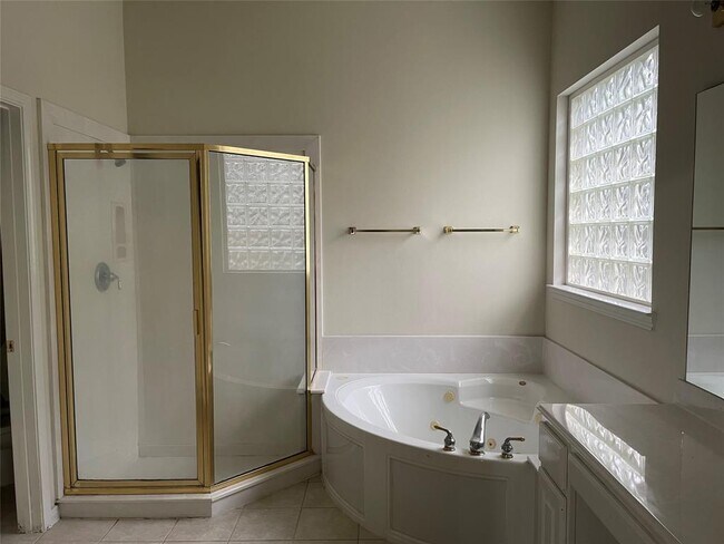 Building Photo - 9410 Creek Vine Dr