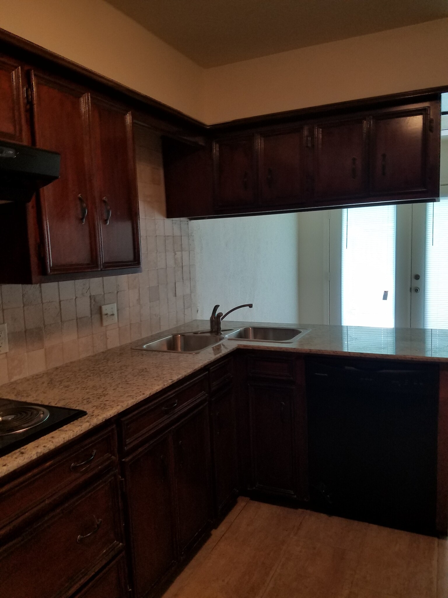 Building Photo - 320 Towne House Ln