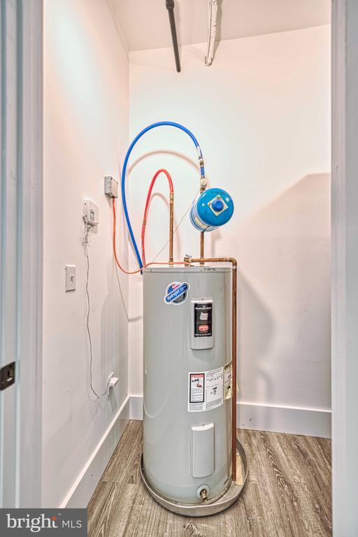 Building Photo - 177 Chestnut St