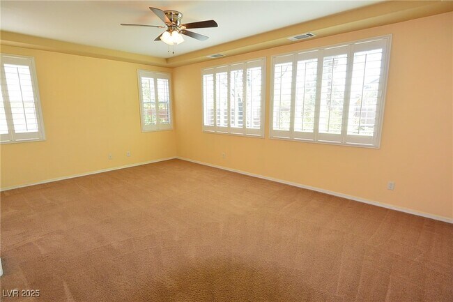 Building Photo - 983 Roseberry Dr