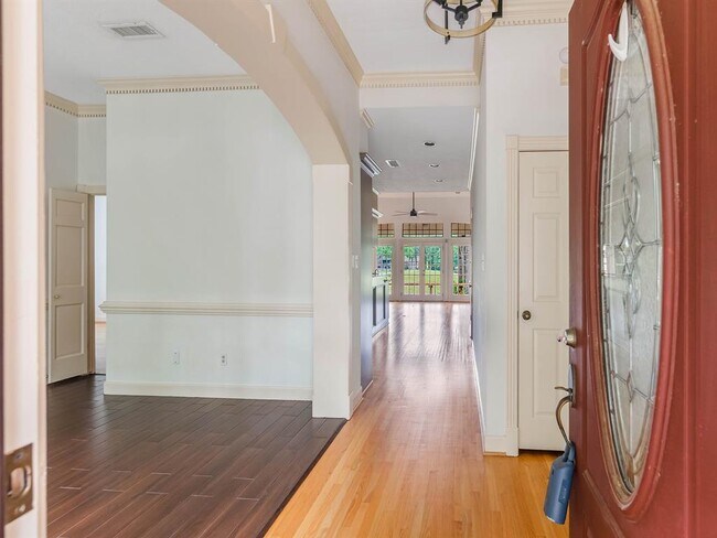 Building Photo - 33 Sweetleaf Ct