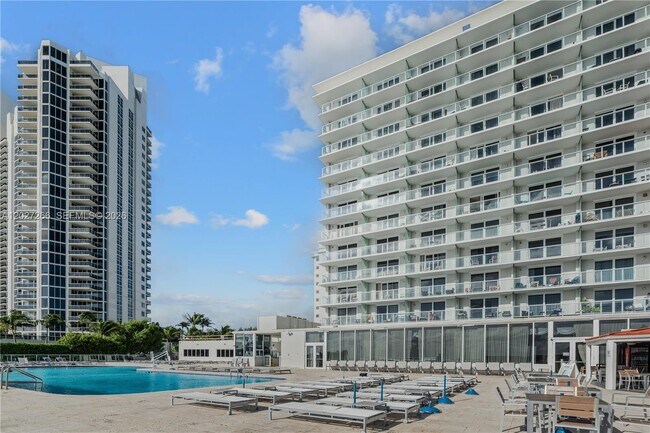 Building Photo - 19201 Collins Ave