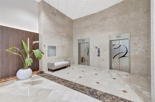 Building Photo - 4100 Galt Ocean Dr