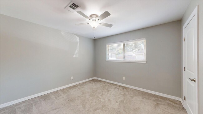 Building Photo - 5850 Braesheather Dr