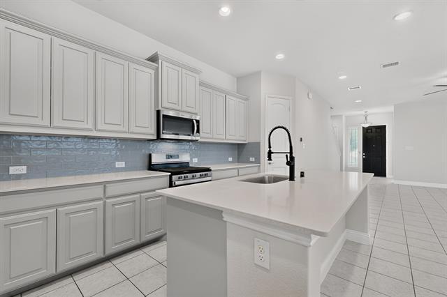 Building Photo - 7617 Regal Ln