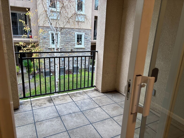 Building Photo - 3339 Monaghan St