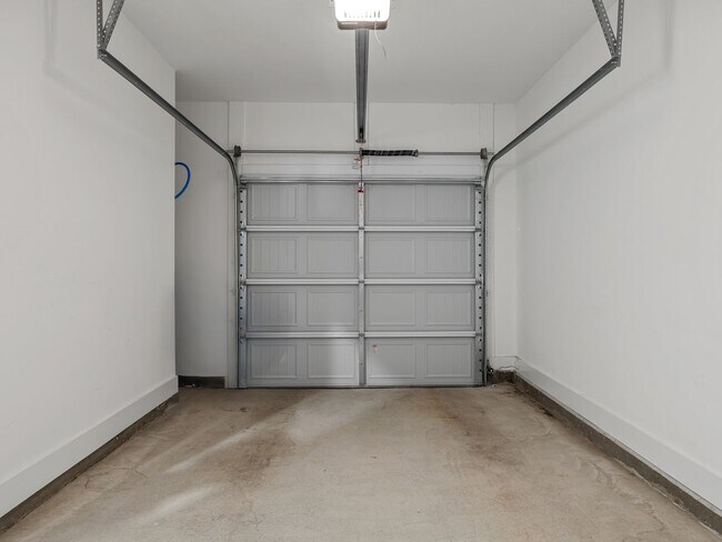 Building Photo - 476 Ml Pk Wy