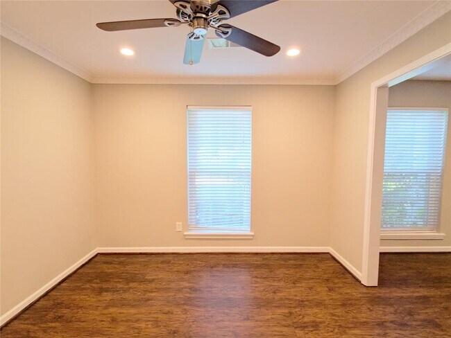 Building Photo - 10603 Brentway Dr