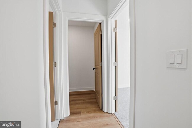 Building Photo - 20 Redbrook Ln