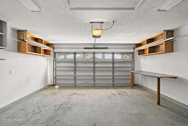 Building Photo - 615 Poinsettia Ct