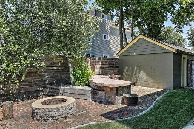 Building Photo - 35 Hammond St