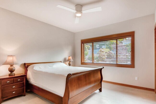 Building Photo - Blue Ridge Waterfront Home