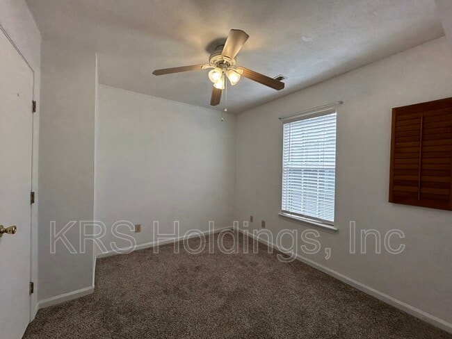 Building Photo - 284 Burnetts Way