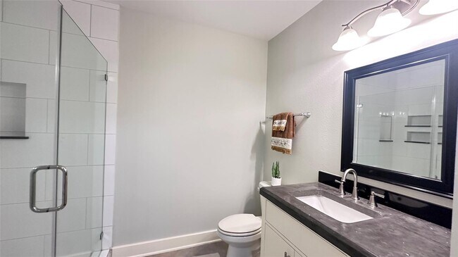 Building Photo - 1011 Studemont St