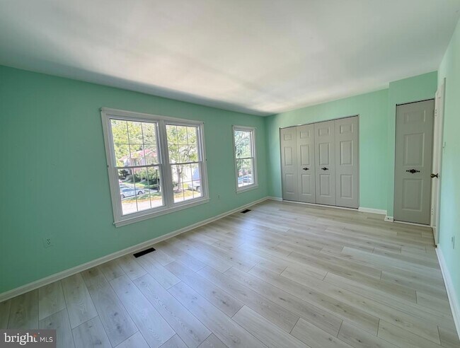 Building Photo - 5406 New London Dr