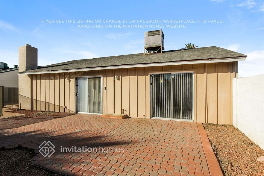 Building Photo - 9617 N 52nd Dr