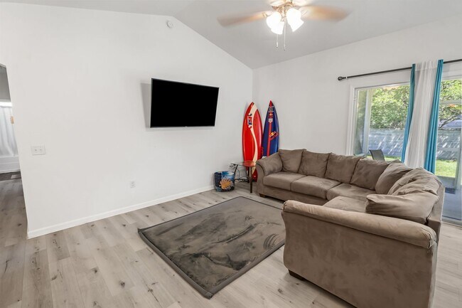 Building Photo - 217 Antigua Pl