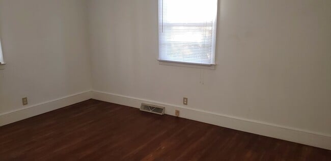 Building Photo - 740 Tolarsville Rd