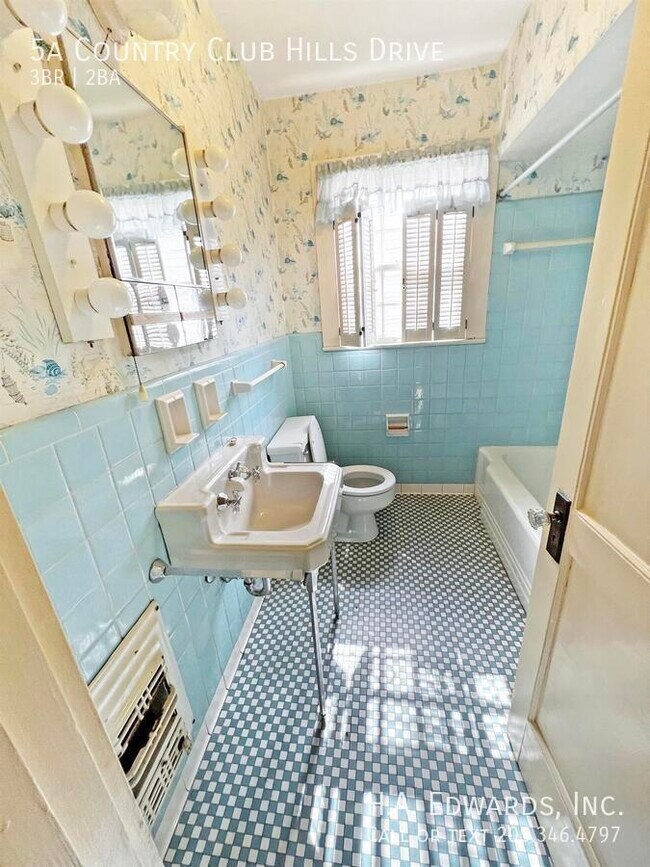 Building Photo - 5a Country Club Hills Dr