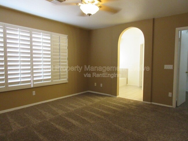 Building Photo - 1560 W Cindy St