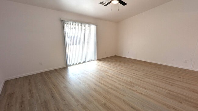 Building Photo - Sizeable 4 Bedroom 2 Bath Home on large co...