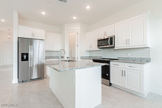 Building Photo - 420 NW 18th Pl