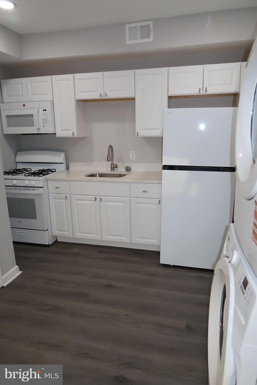 Building Photo - 2833 Brendan Ave