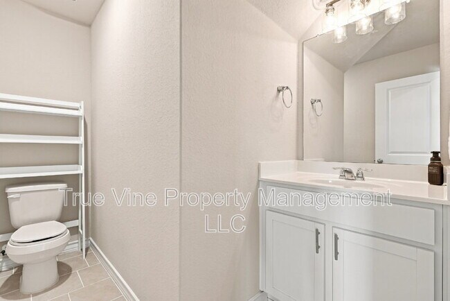 Building Photo - 913 Rolling River