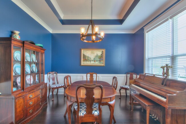 Building Photo - 1113 Camden Cir