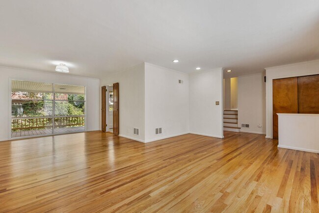 Building Photo - 15 Bonnie Meadow Rd