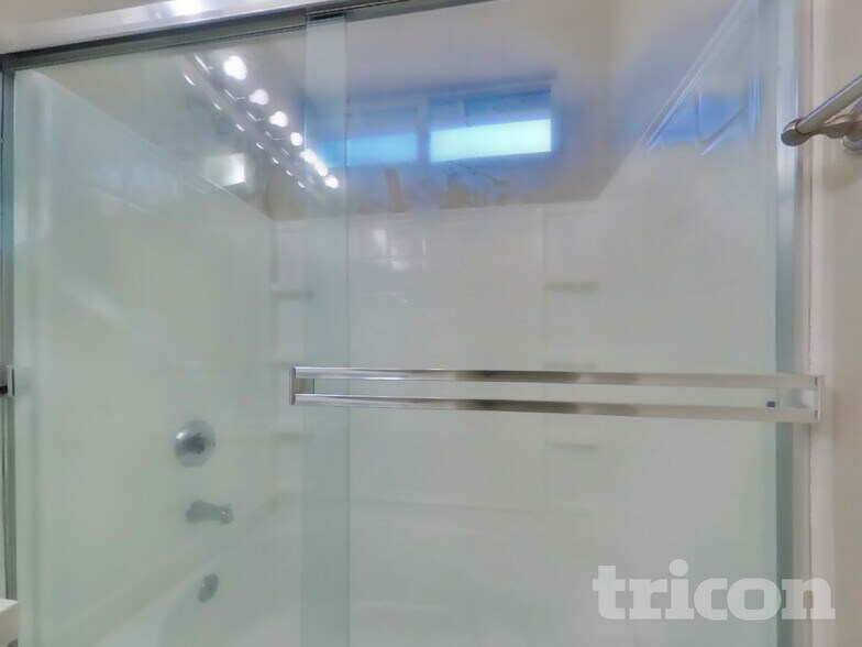 Building Photo - 7820 Golden Ring Way