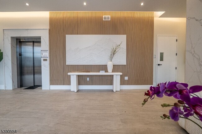 Building Photo - 1722 Springfield Ave