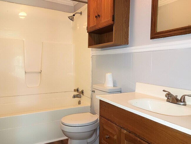 Building Photo - TERRIFIC STARTER HOME in Hartselle!