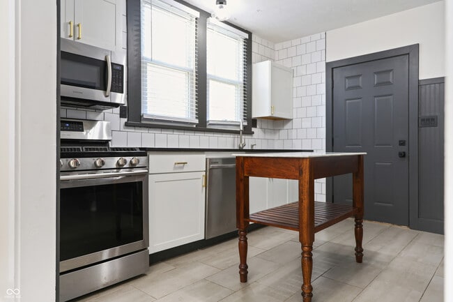 Building Photo - 1309 Lexington Ave