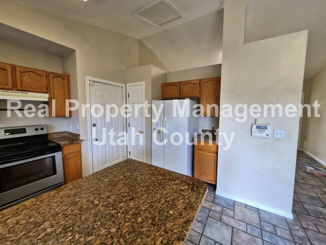Building Photo - Great Lehi Home